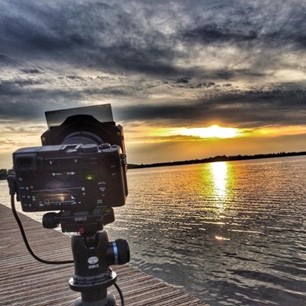 Camera bij zonsondergang